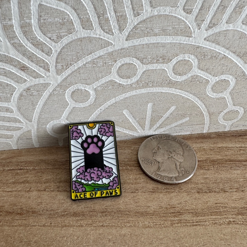 Ace of Paws Tarot Card Enamel Pin - Picture 2 of 2